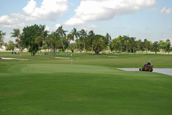 Cost of Golf Course Maintenance in Kissimmee