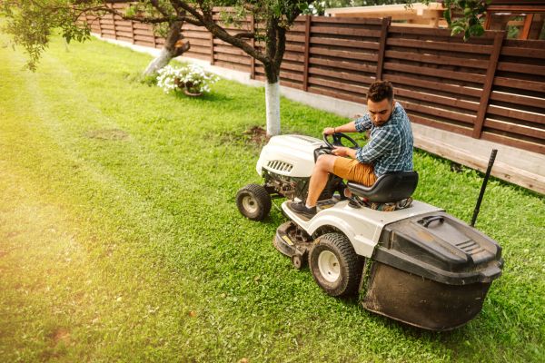 Cost of Industrial Lawn Mowing in Kissimmee